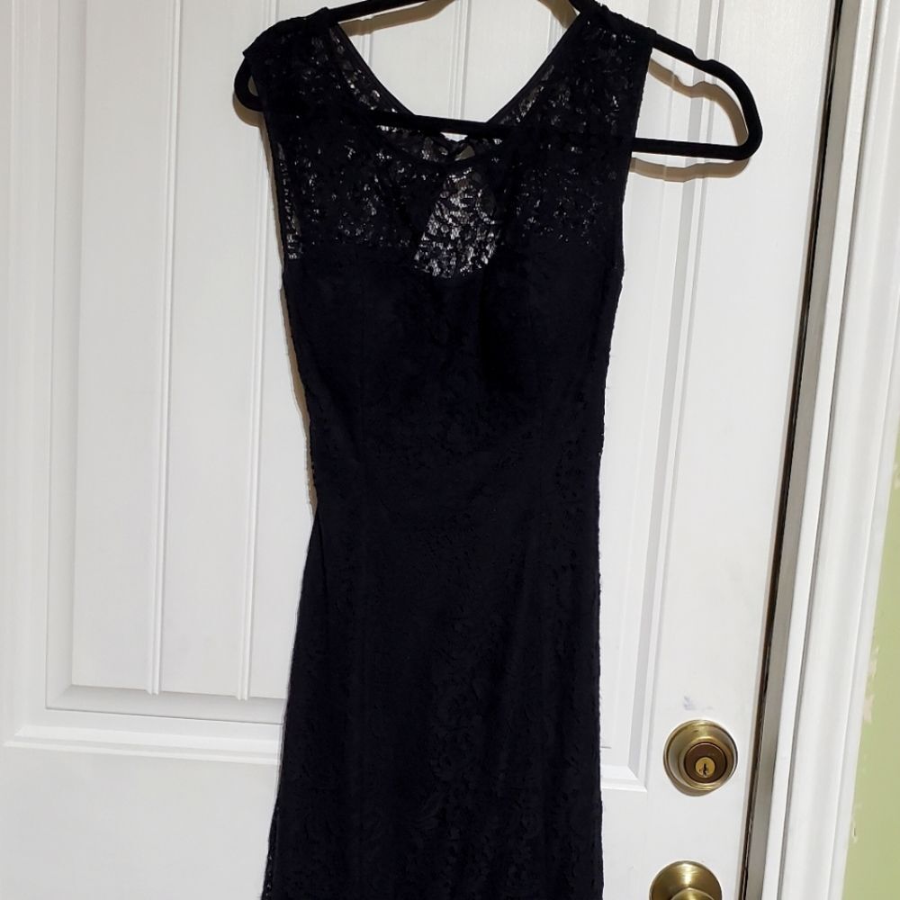 BETSY & ADAM EVENING GOWN SIZE 4